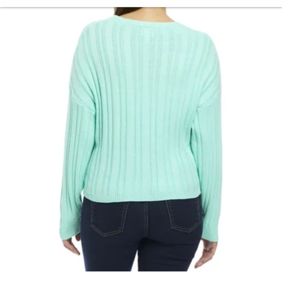 Crown and Ivy drop shoulder cable knit sweater . NWT. Retail 64.50 - Picture 2 of 6